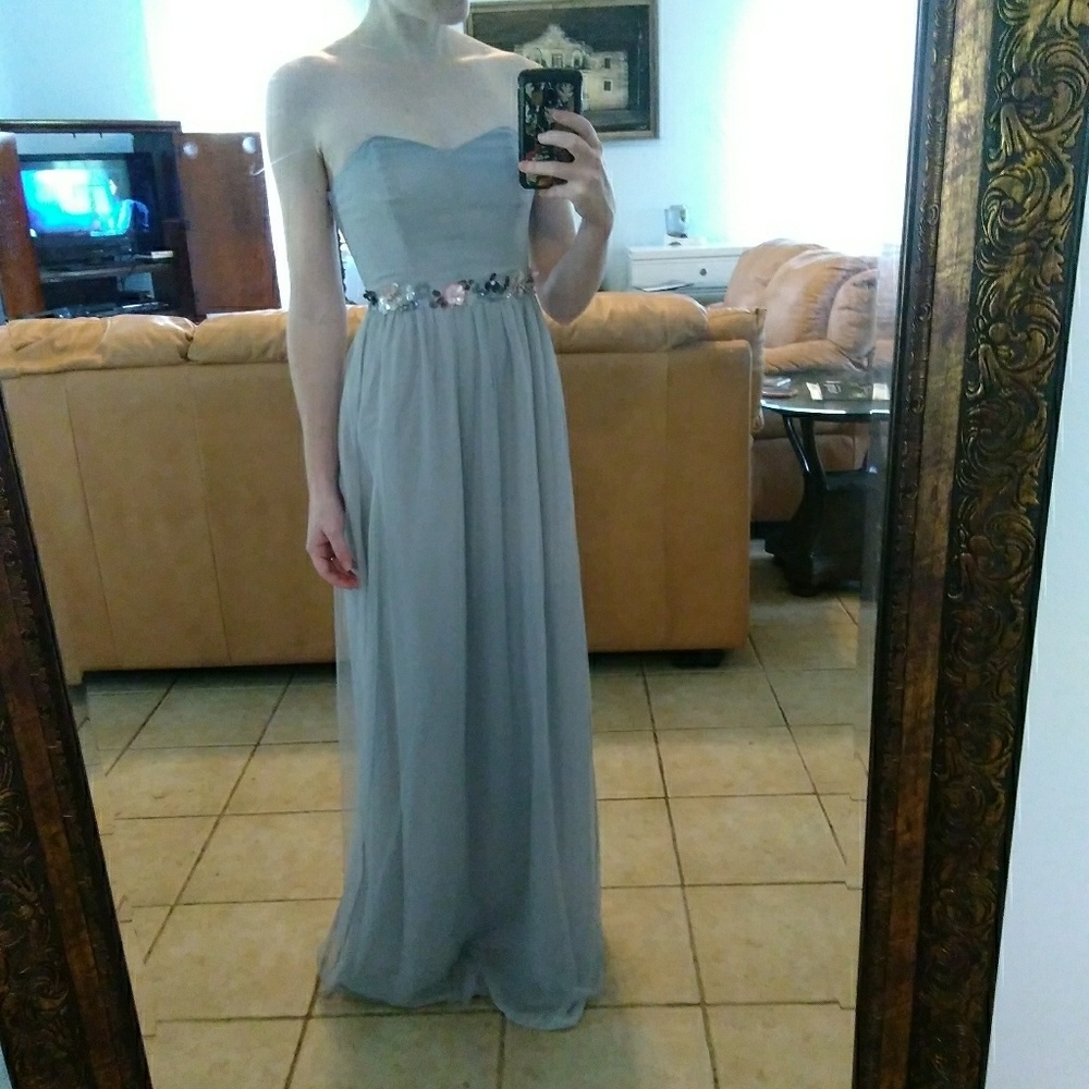NWT. Formal Strapless Grey Dress w/ Flowers